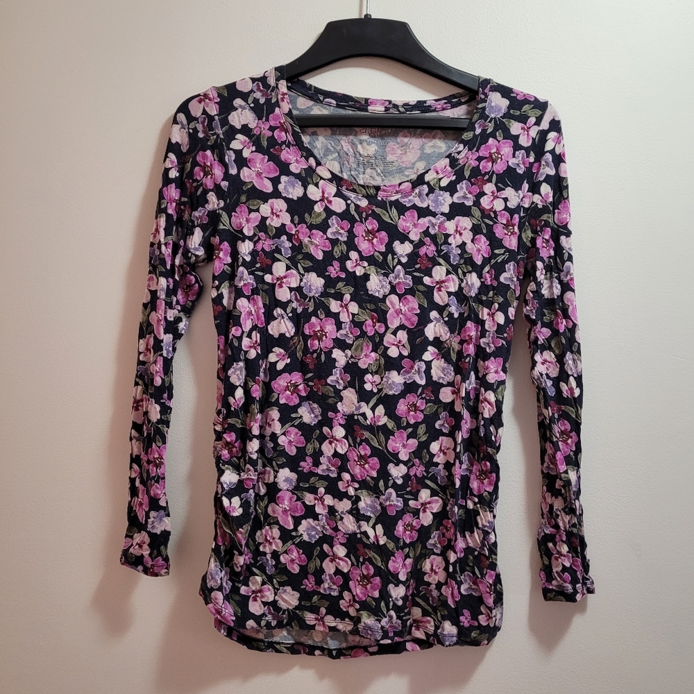 A-glow maternity top medium